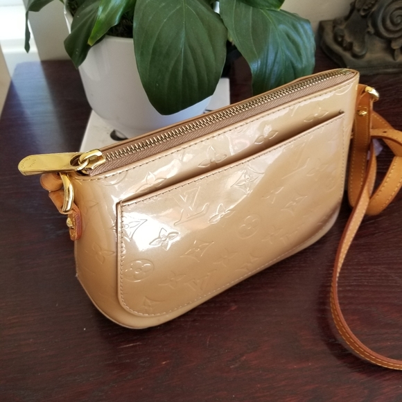Louis Vuitton  discontinued  Noisette crossbody  bag/ Sale! - Picture 5 of 16